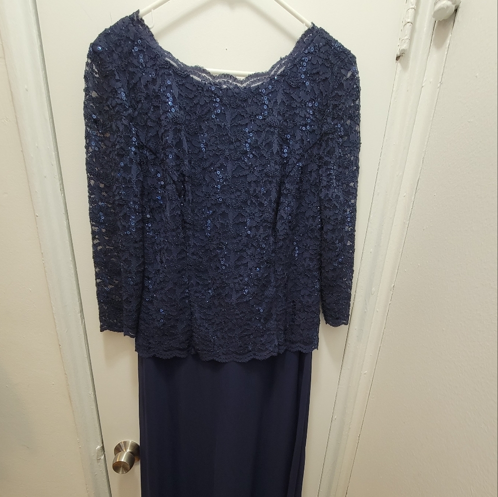 Alex Evenings Size 14 Navy Blue dress with sequins